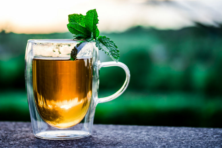 آیا گلو درد دارید؟ این غذاها می توانند درد را کاهش دهند